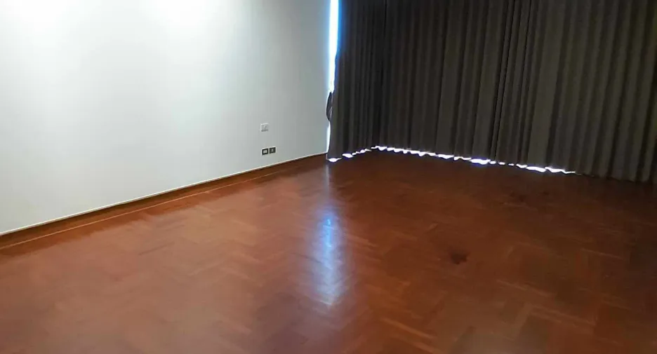 For rent 3 bedrooms condo in Yan Nawa, Bangkok