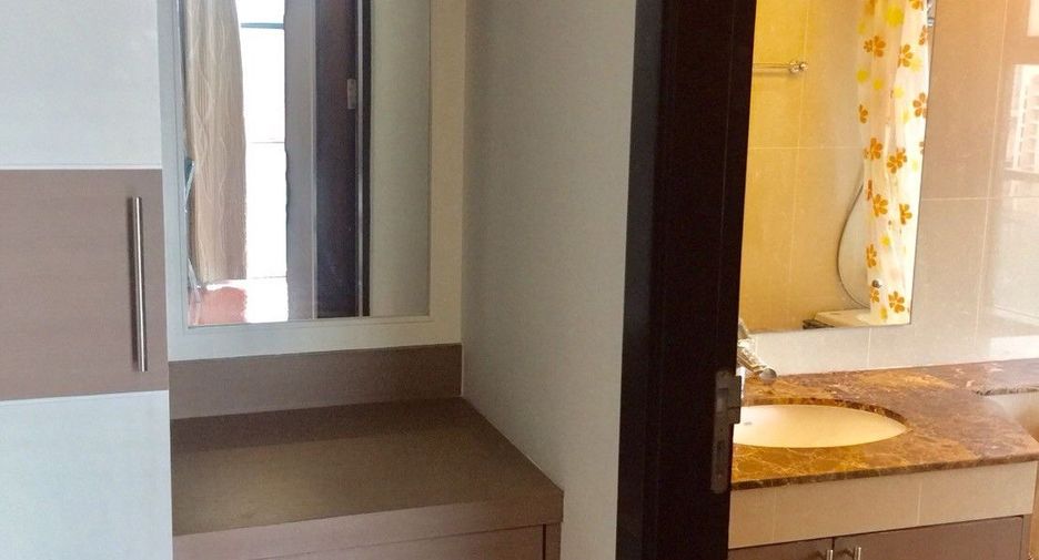 À louer 2 chambres condo à Watthana, Bangkok