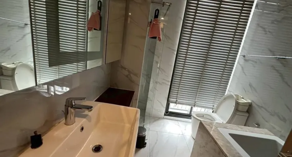 Condo en alquiler de 3 habitaciones en Watthana, Bangkok