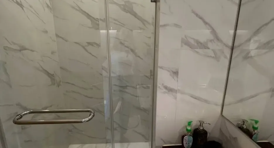Condo en alquiler de 3 habitaciones en Watthana, Bangkok