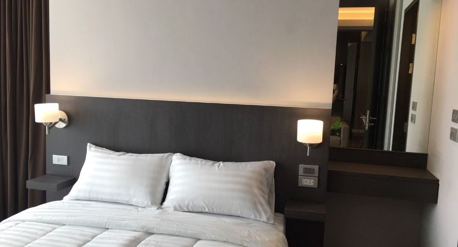 For rent 2 bedrooms condo in Pathum Wan, Bangkok