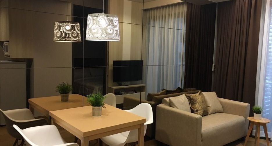 For rent 2 bedrooms condo in Pathum Wan, Bangkok