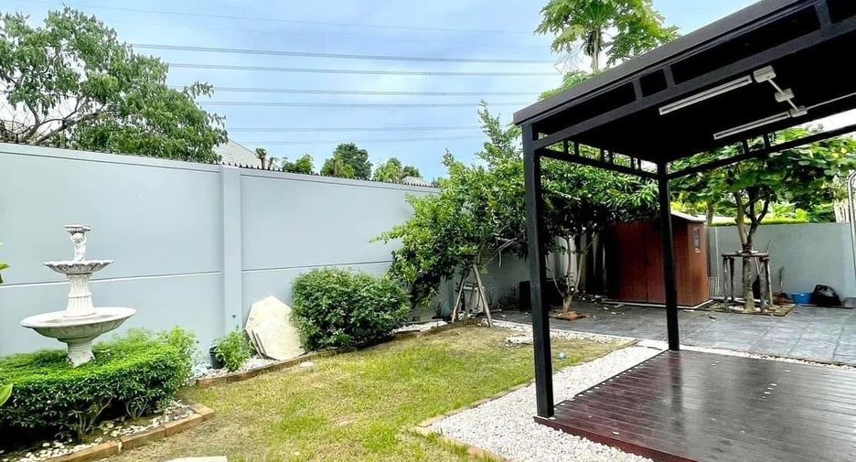 For rent 3 bedrooms townhouse in Prawet, Bangkok