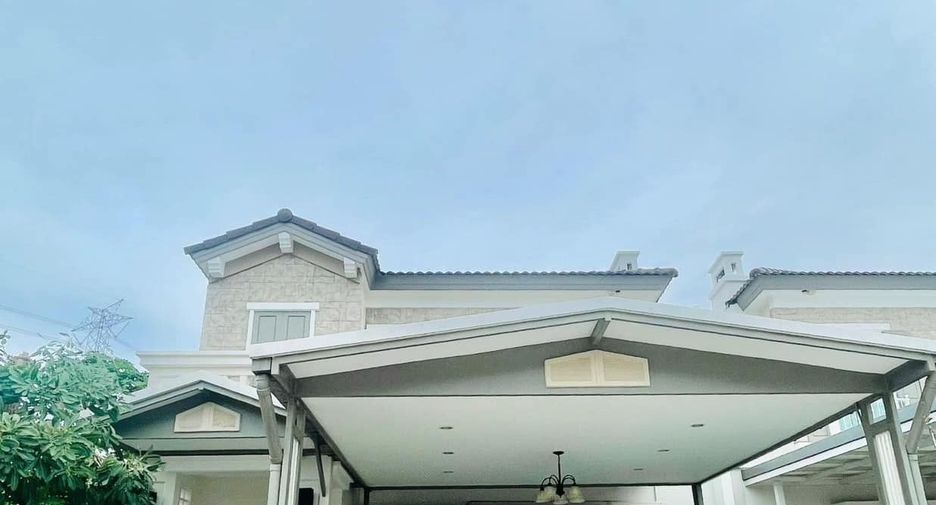 For rent 3 bedrooms townhouse in Prawet, Bangkok