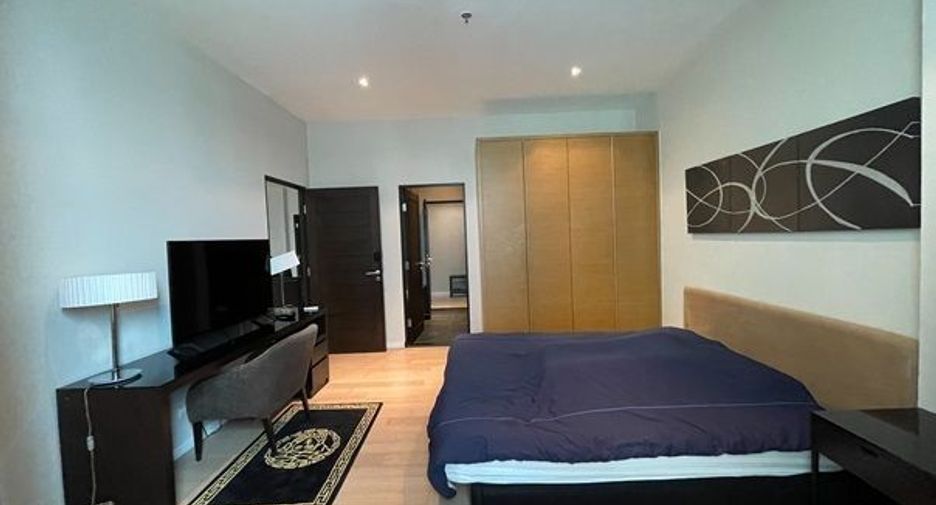 For rent 2 bedrooms condo in Watthana, Bangkok