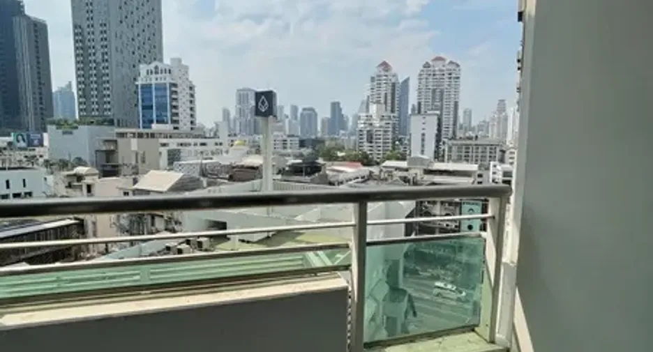 For rent 2 bedrooms condo in Watthana, Bangkok