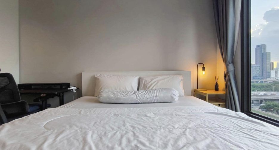 Condo en alquiler de 2 habitaciones en Huai Khwang, Bangkok
