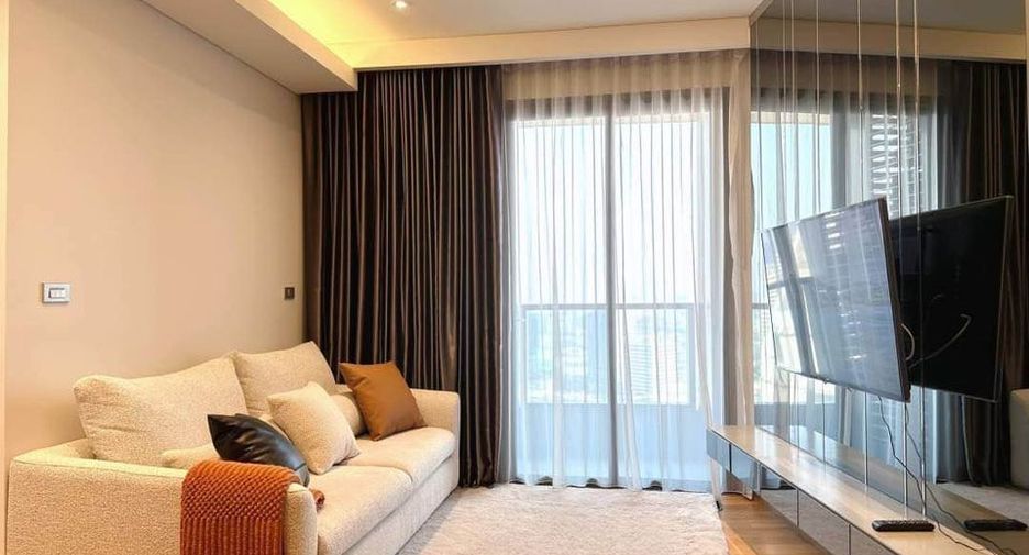 For rent 2 bedrooms condo in Khlong Toei, Bangkok