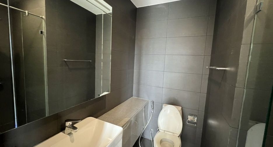 For rent 2 ベッドルーム condo in Pathum Wan, Bangkok