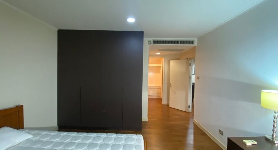 For rent 2 bedrooms condo in Pathum Wan, Bangkok