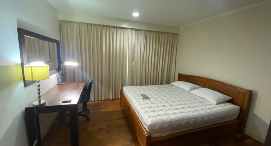 For rent 2 bedrooms condo in Pathum Wan, Bangkok