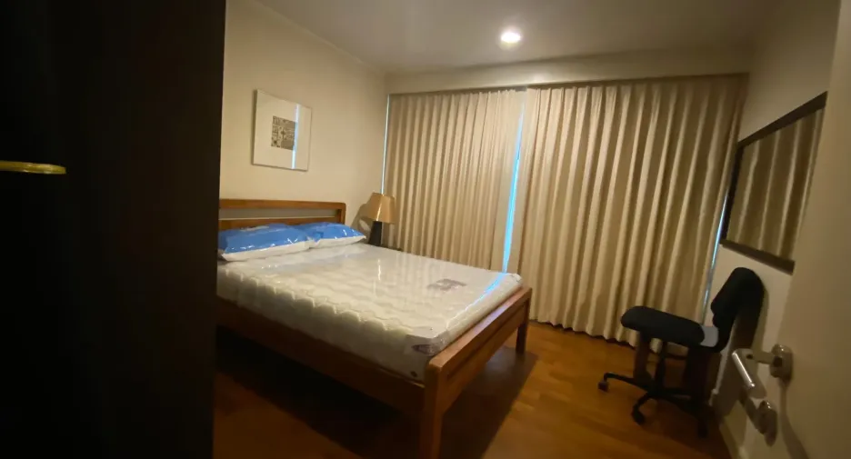 For rent 2 bedrooms condo in Pathum Wan, Bangkok