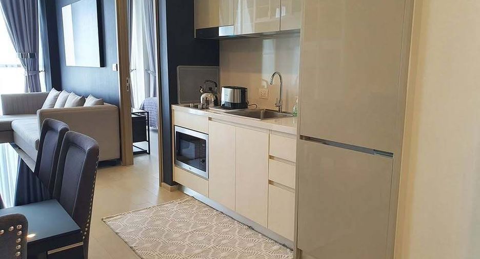 For rent 2 bedrooms condo in Pathum Wan, Bangkok