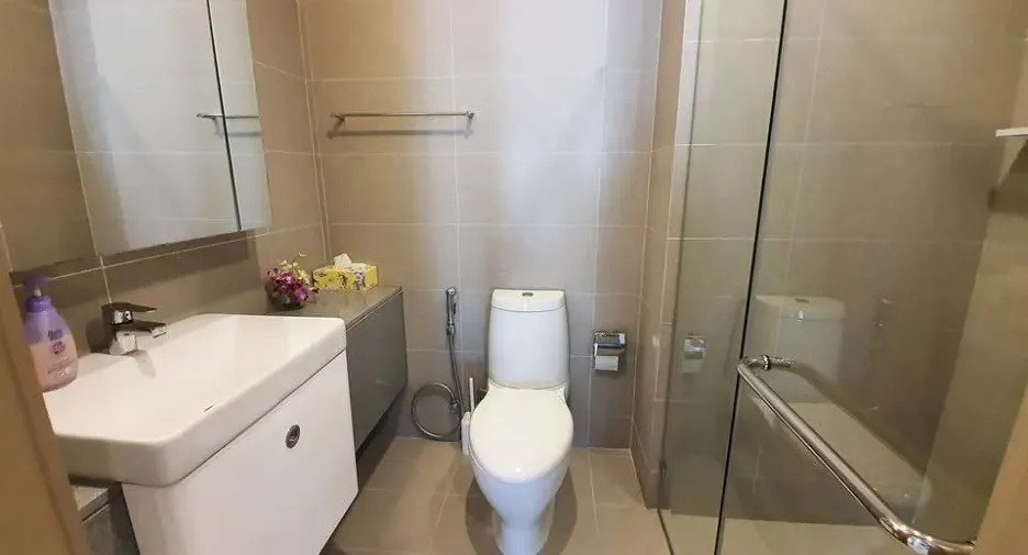 For rent 2 bedrooms condo in Pathum Wan, Bangkok