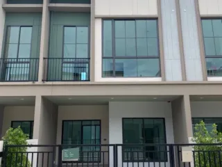 For rent 2 bedrooms house in Saphan Sung, Bangkok