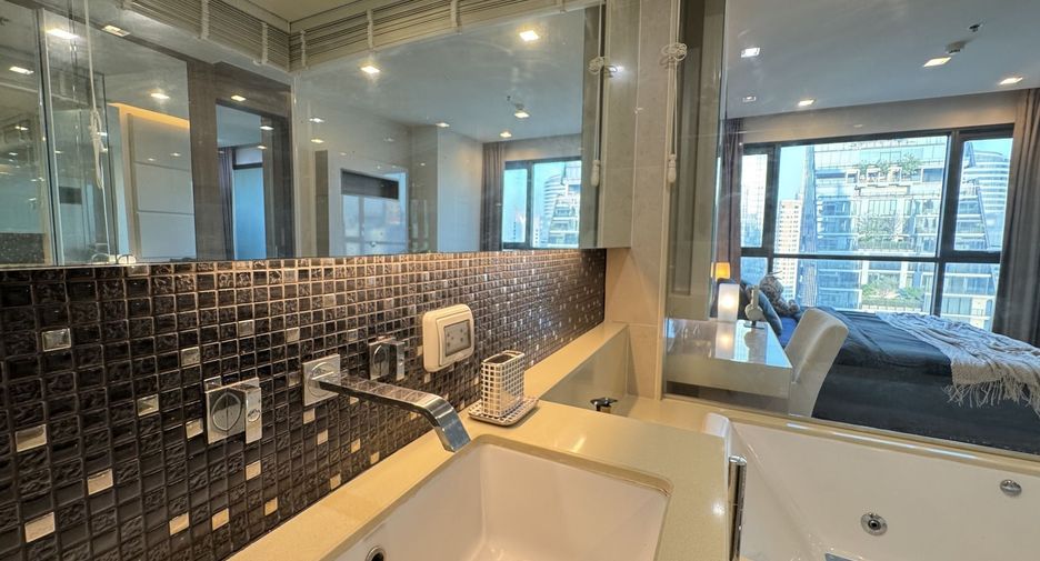 For rent 1 bed condo in Sathon, Bangkok