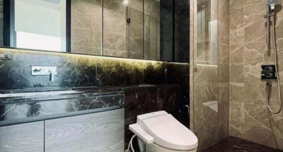 For rent 2 bedrooms condo in Pathum Wan, Bangkok