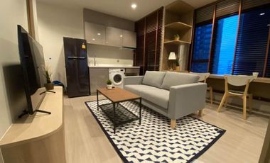 Condo en alquiler de 2 habitaciones en Huai Khwang, Bangkok