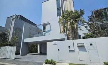 For rent 4 bedrooms house in Saphan Sung, Bangkok