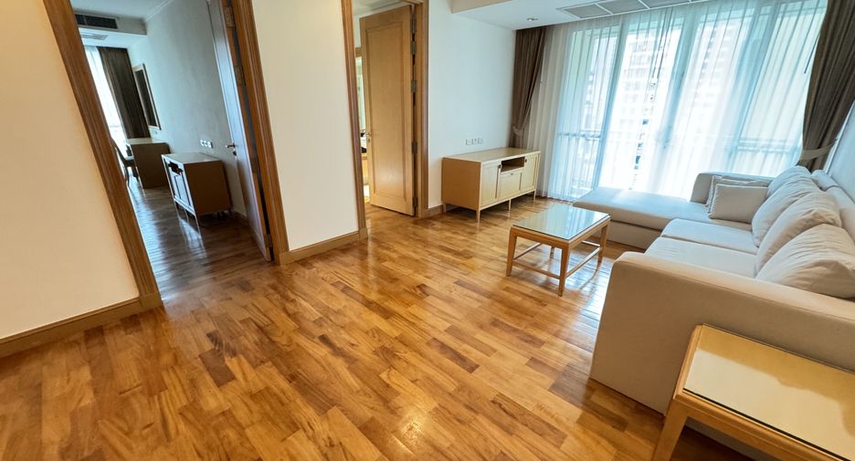 For rent 3 bedrooms apartment in Khlong Toei, Bangkok