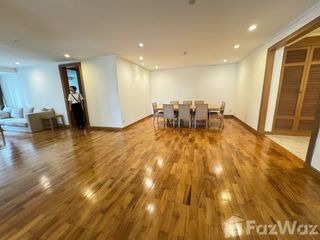 Apartamento en alquiler de 3 habitaciones en Khlong Toei, Bangkok