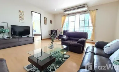 À louer 3 chambres condo à Khlong Toei, Bangkok