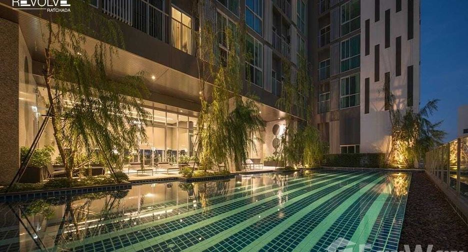 For rent 2 bedrooms condo in Huai Khwang, Bangkok