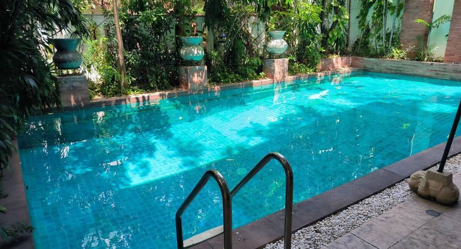 Wohnung zur Miete mit 3 Zimmer in Khlong Toei, Bangkok
