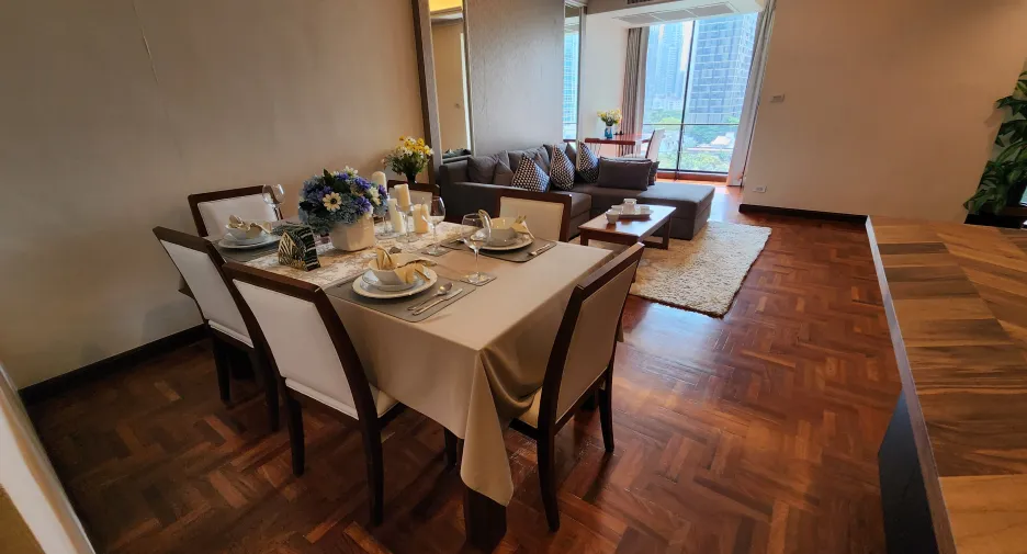 For rent 2 bedrooms apartment in Pathum Wan, Bangkok