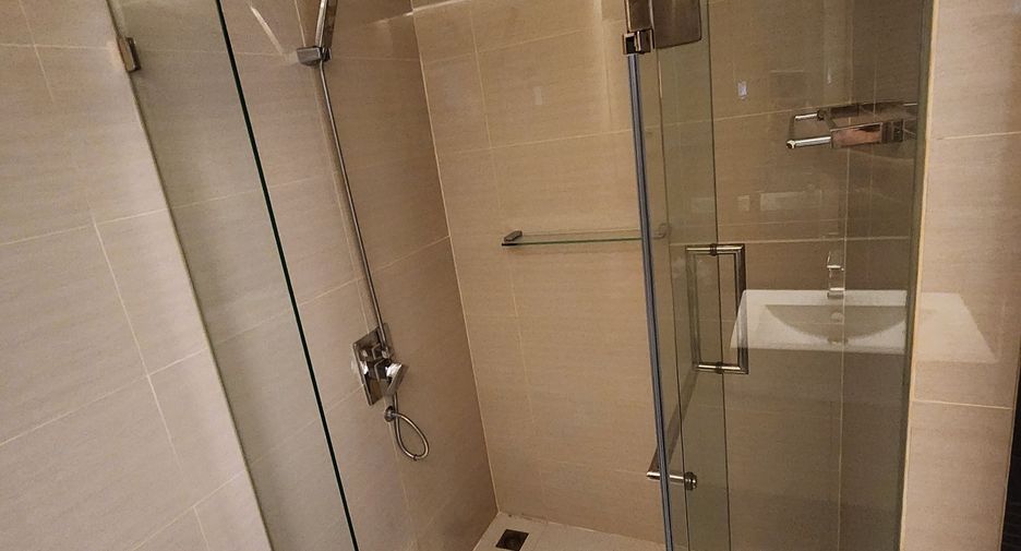 For rent 2 bedrooms apartment in Pathum Wan, Bangkok