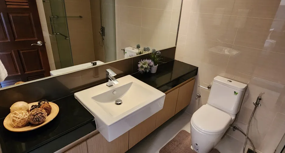 For rent 2 bedrooms apartment in Pathum Wan, Bangkok