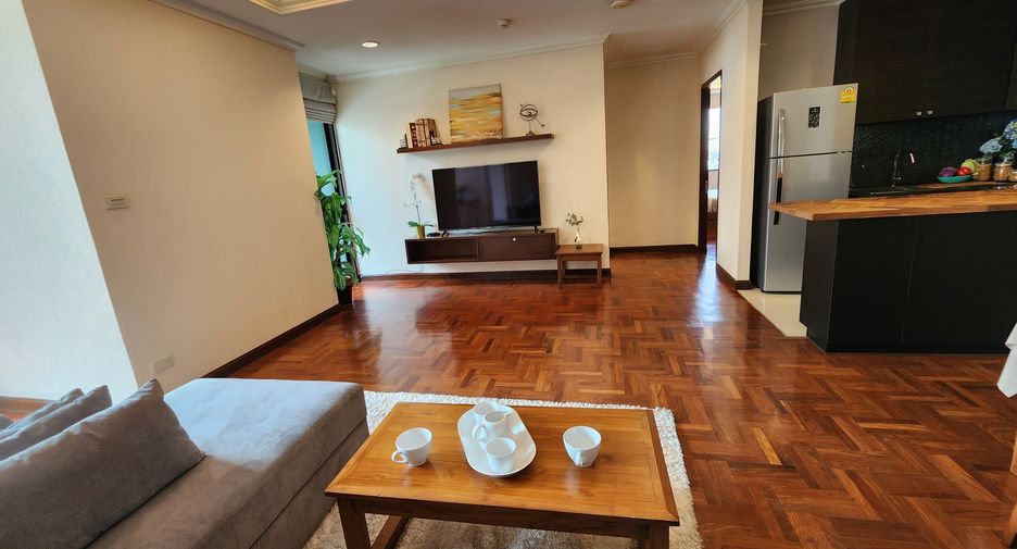 For rent 2 bedrooms apartment in Pathum Wan, Bangkok