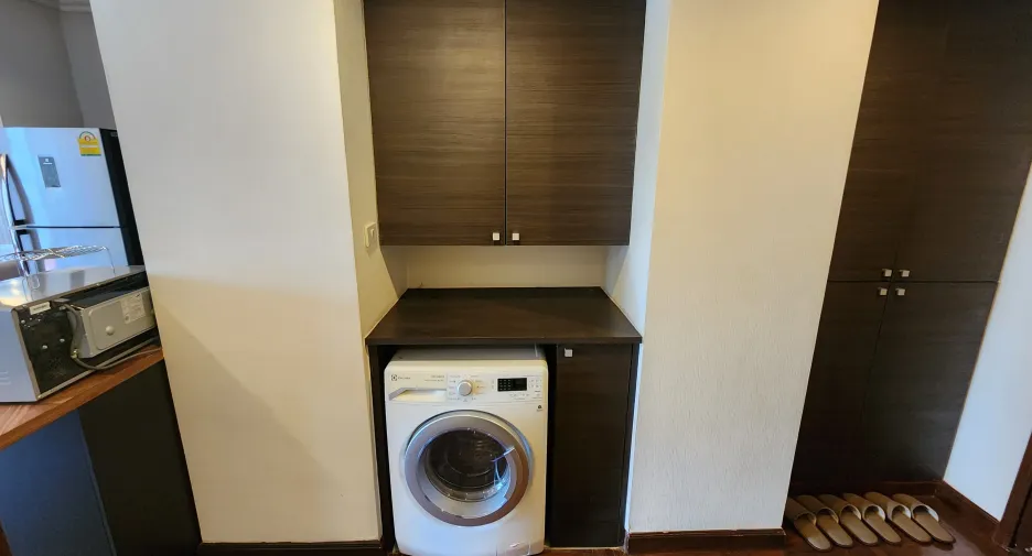 For rent 2 bedrooms apartment in Pathum Wan, Bangkok