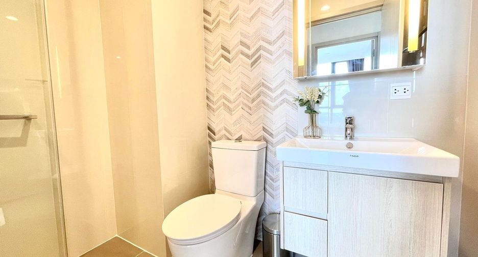 For rent 2 bedrooms condo in Khlong Toei, Bangkok