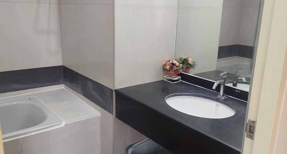 For rent 2 ベッドルーム condo in Watthana, Bangkok