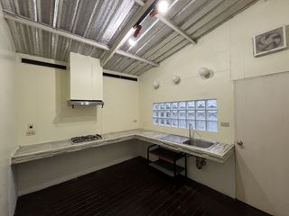 Casa en alquiler de 4 habitaciones en Lat Phrao, Bangkok