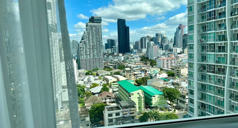 Wohnung zur Miete mit 1 Zimmer in Bang Rak, Bangkok
