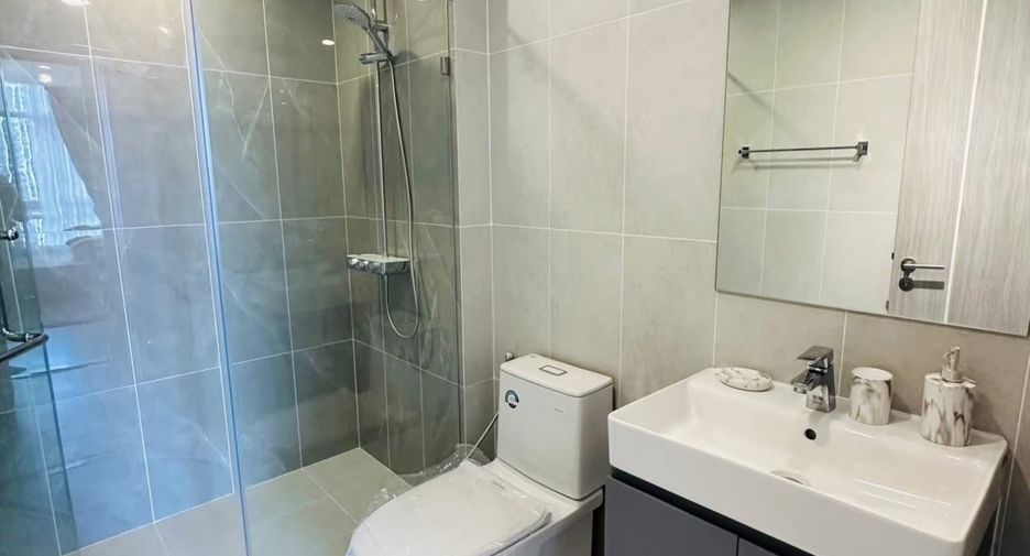Wohnung zur Miete mit 1 Zimmer in Bang Rak, Bangkok
