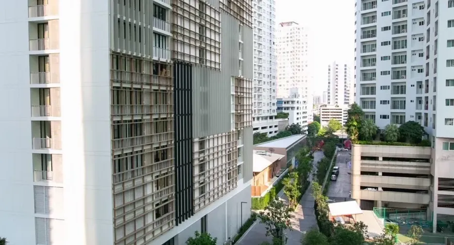 For rent 1 bed condo in Khlong Toei, Bangkok