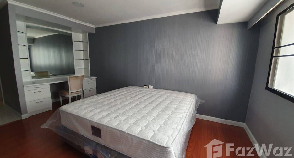 Condo en alquiler de 3 habitaciones en Watthana, Bangkok