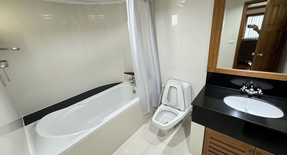 Apartamento en alquiler de 3 habitaciones en Watthana, Bangkok
