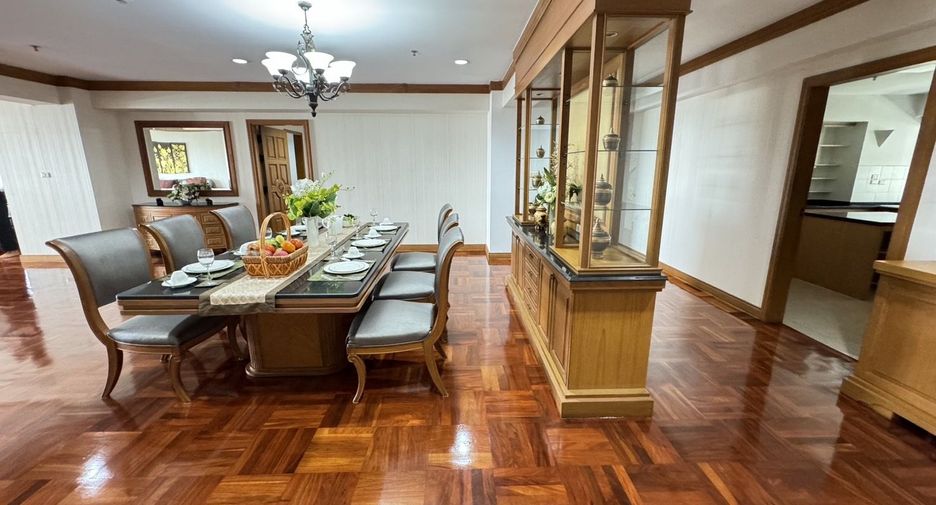 Apartamento en alquiler de 3 habitaciones en Watthana, Bangkok
