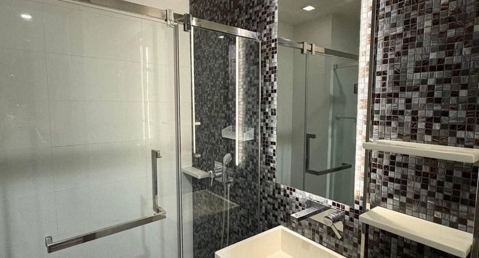 For rent 1 bed condo in Bang Rak, Bangkok
