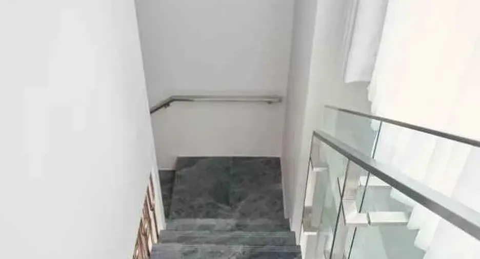 Wohnung zur Miete mit 2 Zimmer in Khlong Toei, Bangkok