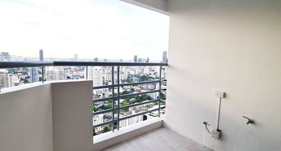 Condo en alquiler de 2 habitaciones en Khlong Toei, Bangkok