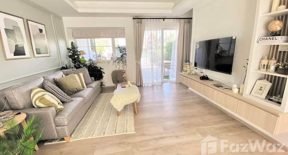 Casa adosada en alquiler de 3 habitaciones en Bang Phli, Samut Prakan