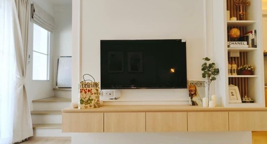 For rent 3 bedrooms townhouse in Bang Phli, Samut Prakan