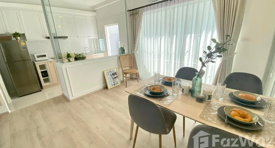 For rent 3 bedrooms townhouse in Bang Phli, Samut Prakan