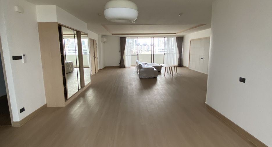 À louer 3 chambres appartement à Watthana, Bangkok