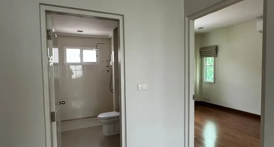 For rent 3 bedrooms house in Mueang Samut Prakan, Samut Prakan